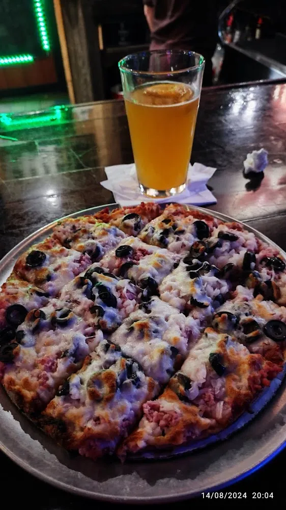 Pizza Cheese Olives & Ham